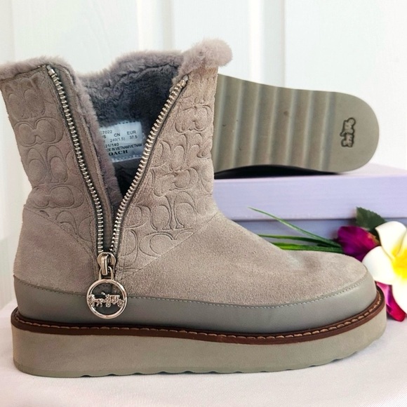 COACH ~ Gray Suede Leather Boots w/Faux Fur Tread Soles & Silver Hardware size 7 - Picture 7 of 10